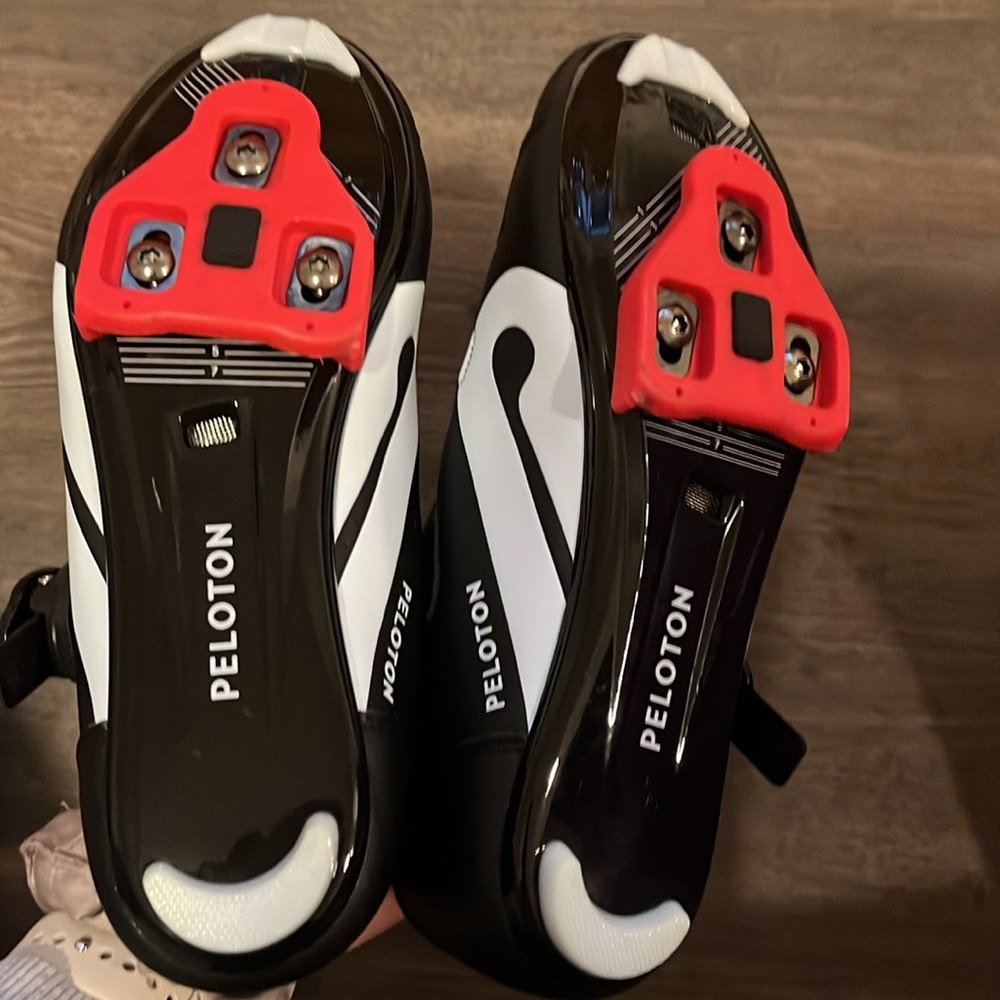 Peloton shoes only used a few times - Picture 3 of 3